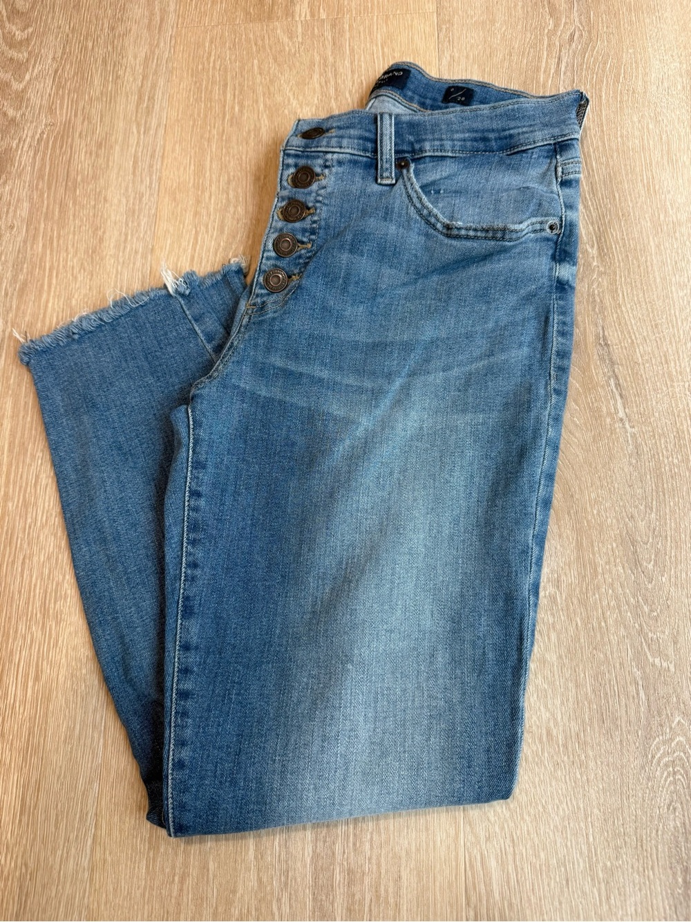 Lucky Brand High-Rise Button-Fly Jeans in Medium Blue Wash